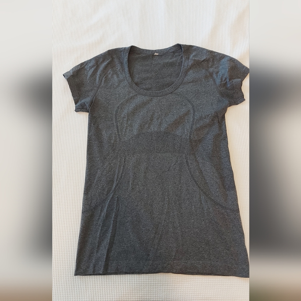 Lululemon Swiftly Tech short sleeve size 10